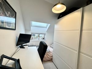 Photo 25- click for photo gallery